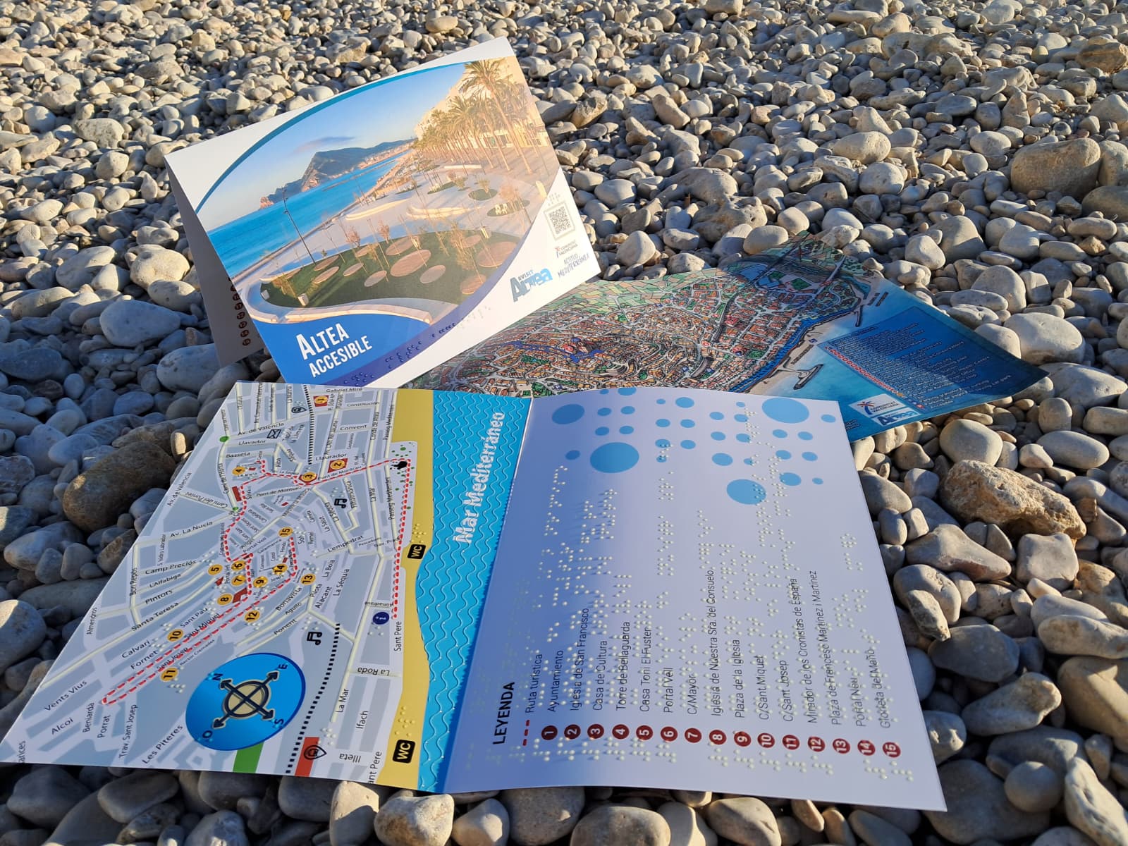Mapa en Braille en la playa de Altea