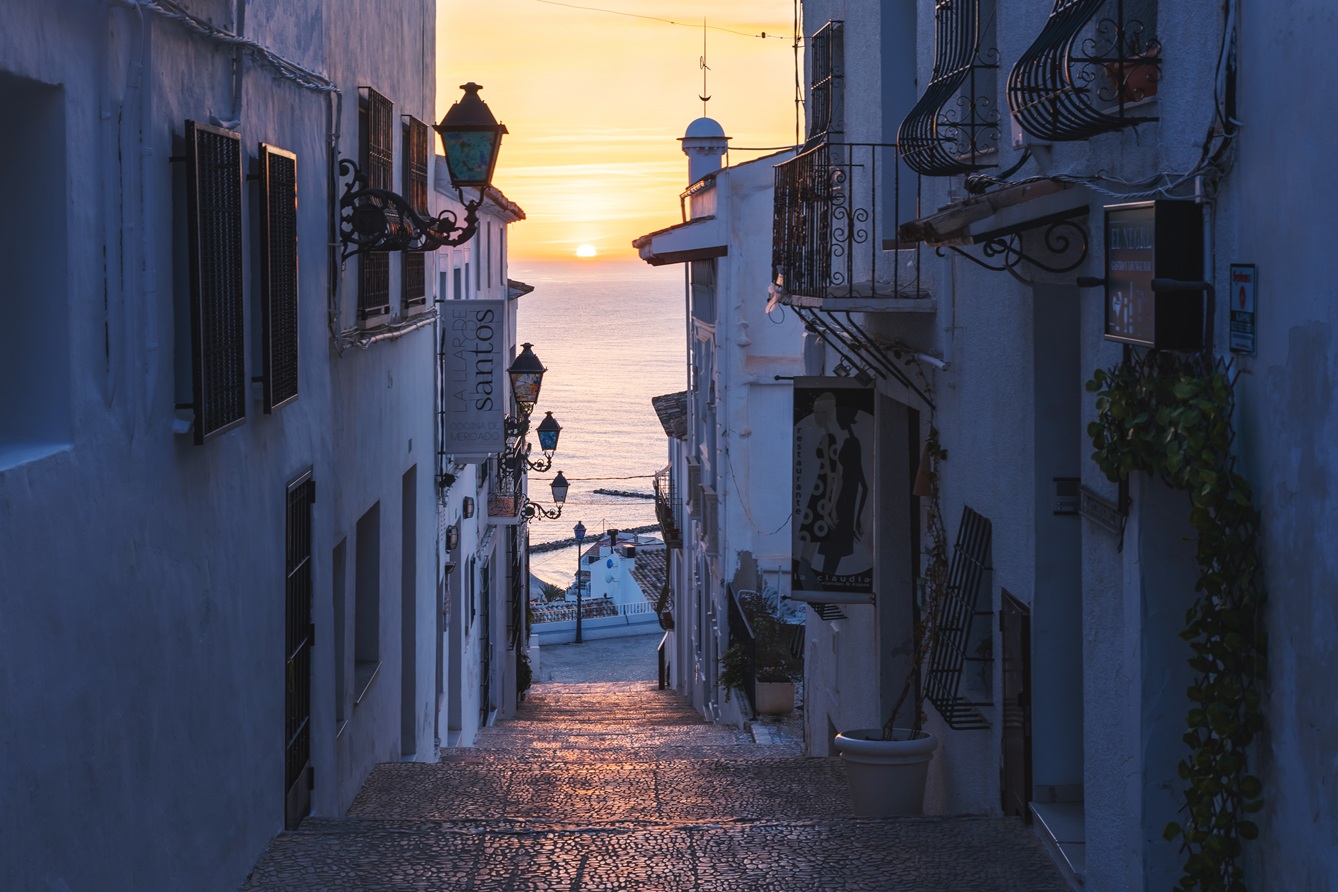 Amanecer en la Calle Santa Barbara
